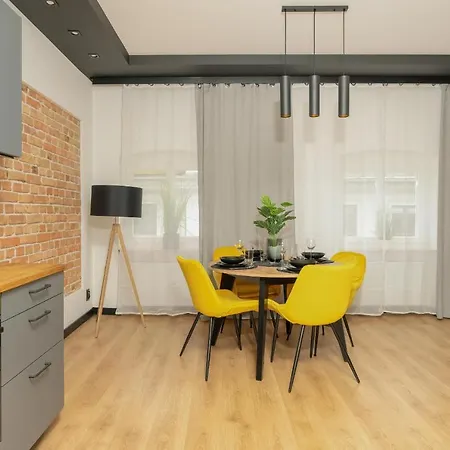 Komeda Hidden In Old Town By Renters アパート ポズナン