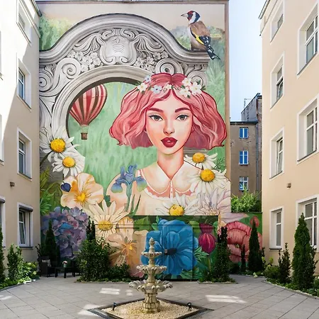 Komeda Hidden In Old Town By Renters アパート ポズナン