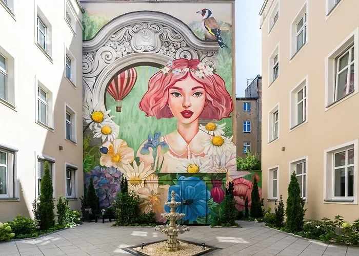 Komeda Hidden In Old Town By Renters דירה פוזנן