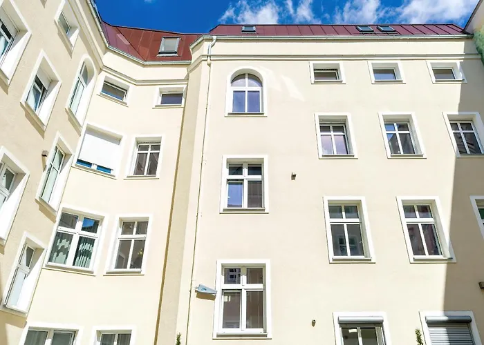 Komeda Hidden In Old Town By Renters פוזנן