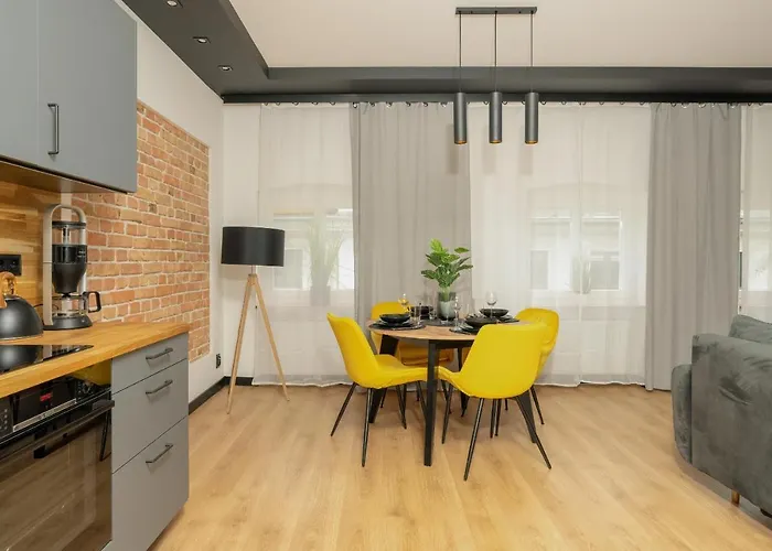 Komeda Hidden In Old Town By Renters Apartment Poznan